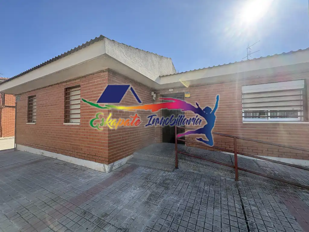 Vista exterior de Casa adosada en venda en Villacañas amb Aire condicionat i Calefacció
