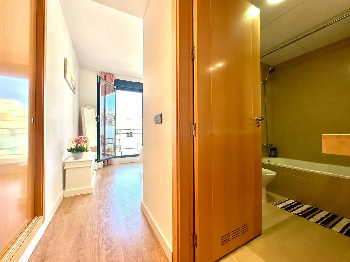 Piso en venta en Almería con Aire acondicionado, Terraza y Trastero