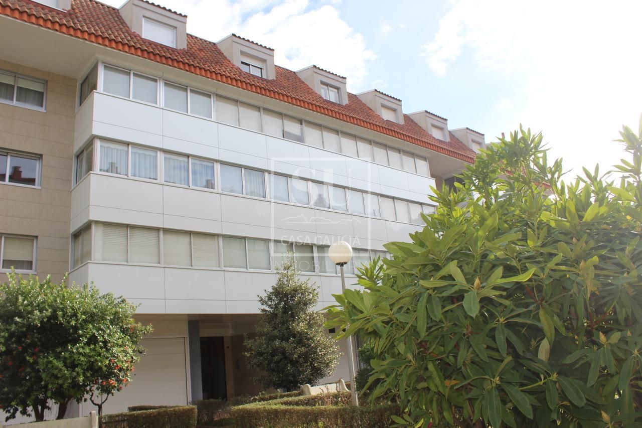 Vista exterior de Pis en venda en Baiona amb Calefacció, Parquet i Traster