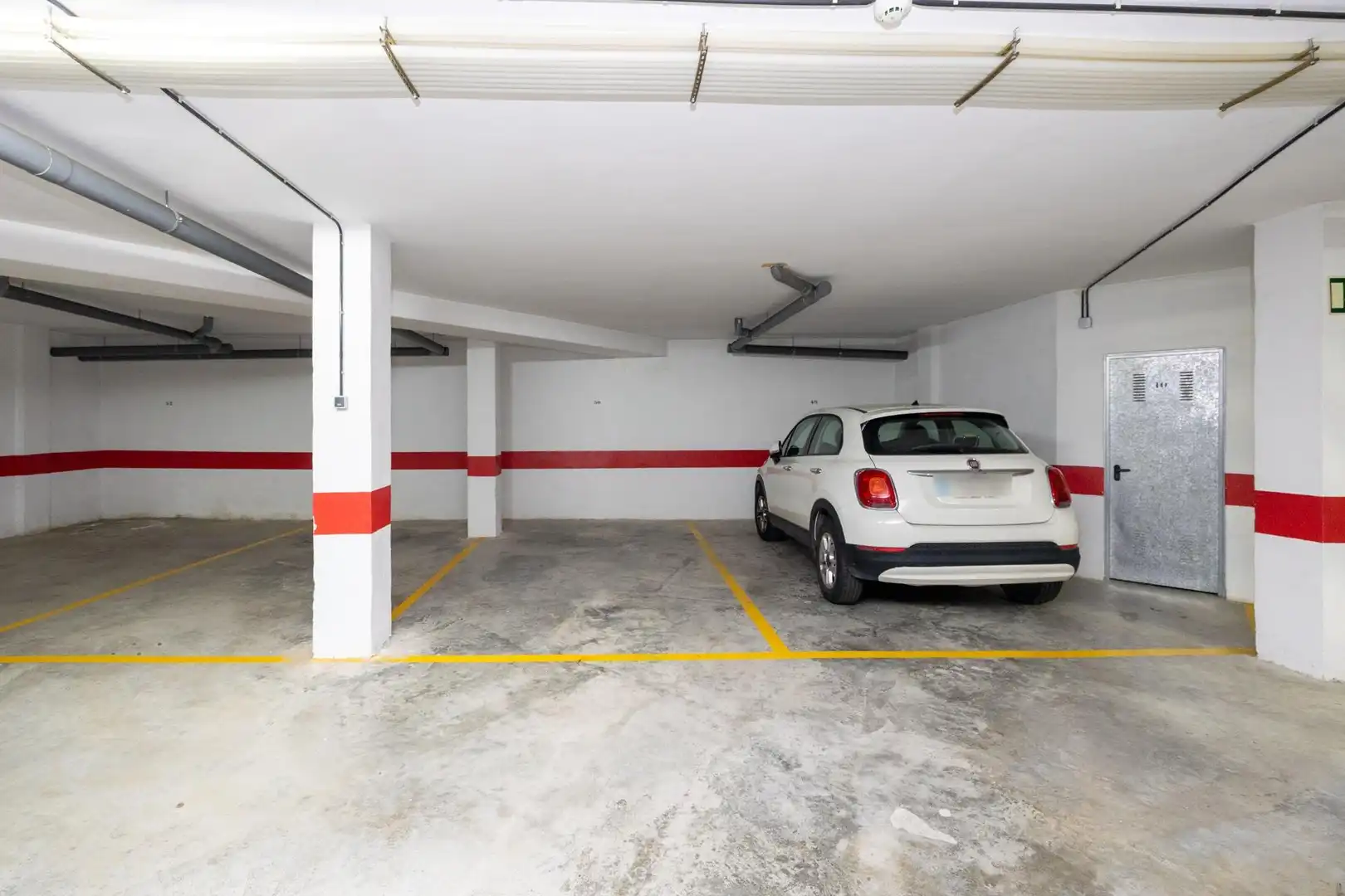 Parkplatz von Dachboden zum Verkauf in Motril mit Klimaanlage, Terrasse und Abstellraum
