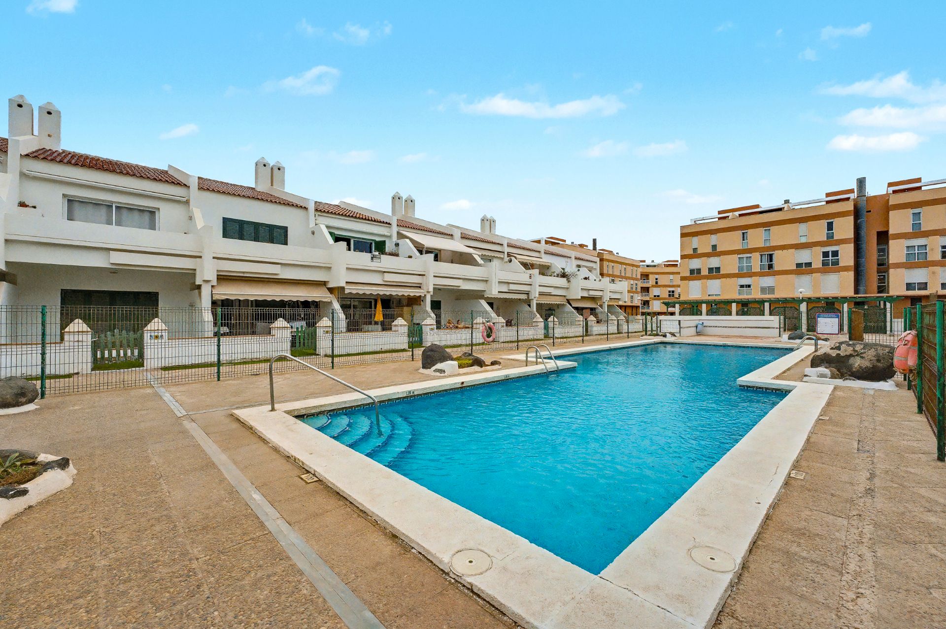 Exterior view of Duplex for sale in Granadilla de Abona  with Terrace, Storage room and Furnished