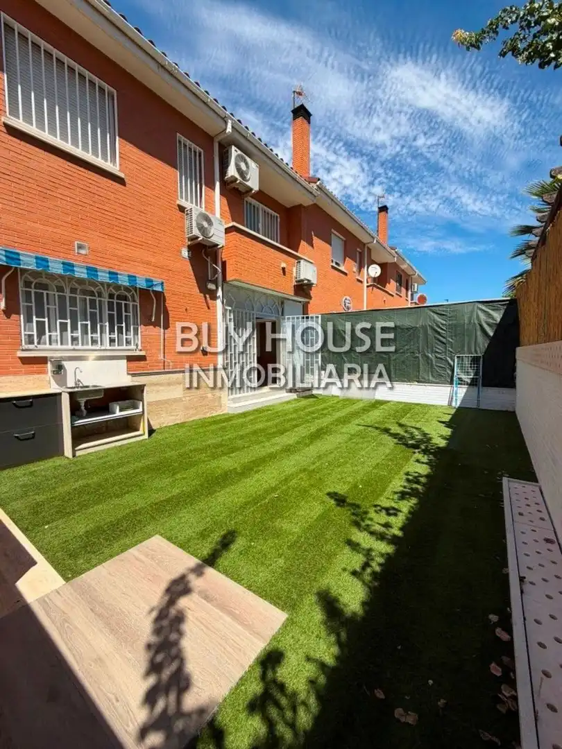 Villa con giardino in vendita a Estación - Cruz Roja, imagen 2