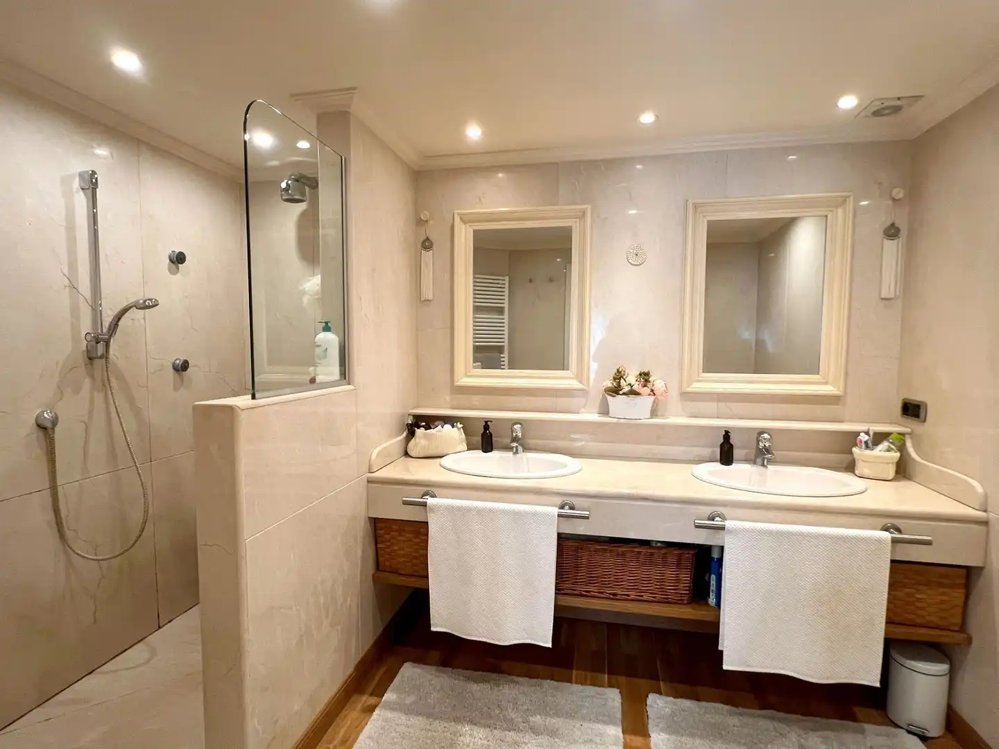 Baño de Casa adosada en venta en Zarautz con Aire acondicionado, Calefacción y Jardín privado