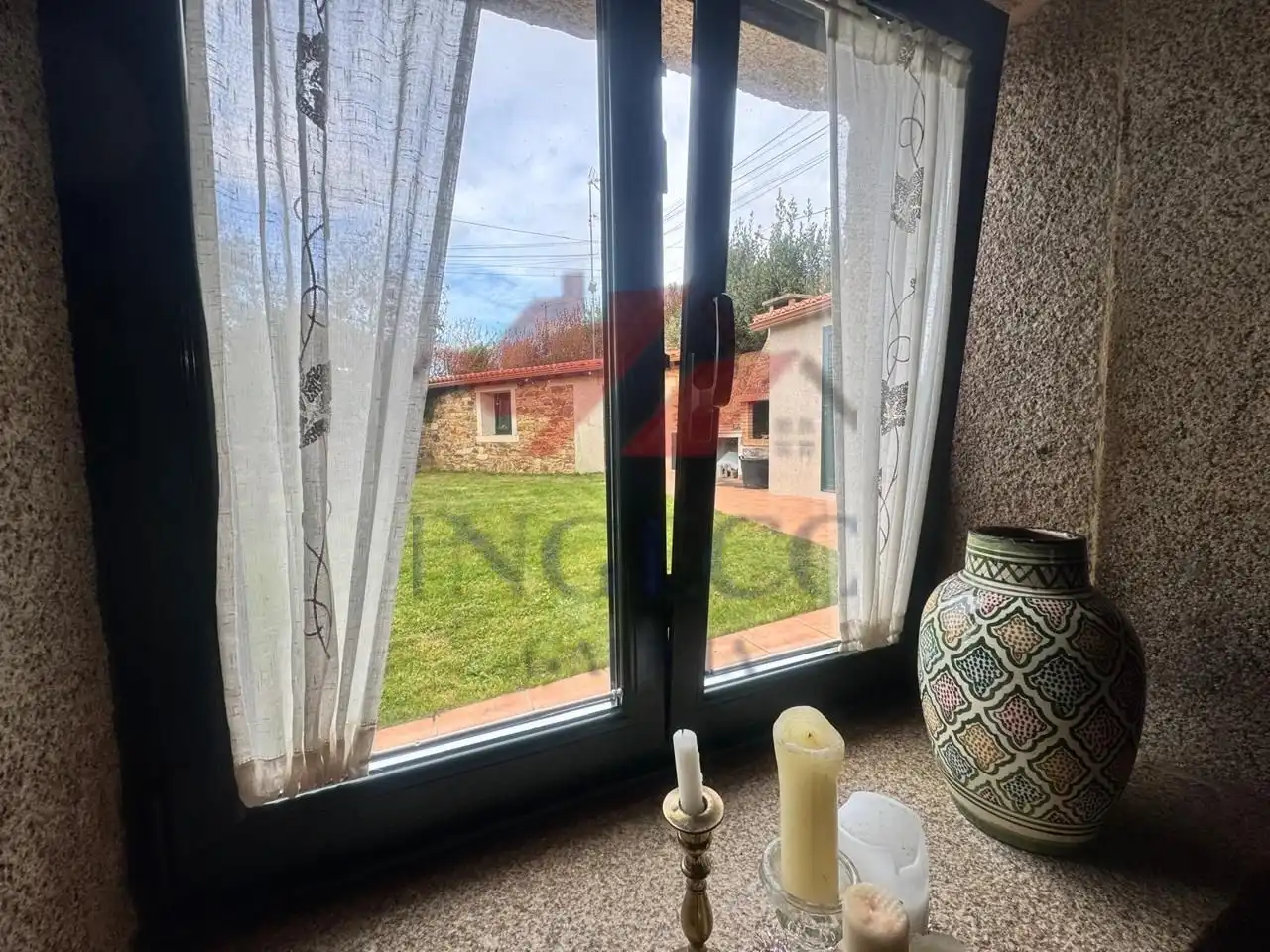 Casa rústica amb terrassa en venda a Leduzo, imagen 13