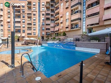 Baixos amb piscina en venda a Calle PDTA RAFAEL GAGO PALOMO 9