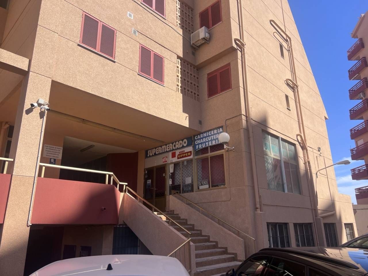 Vista exterior de Local en venda en La Manga del Mar Menor