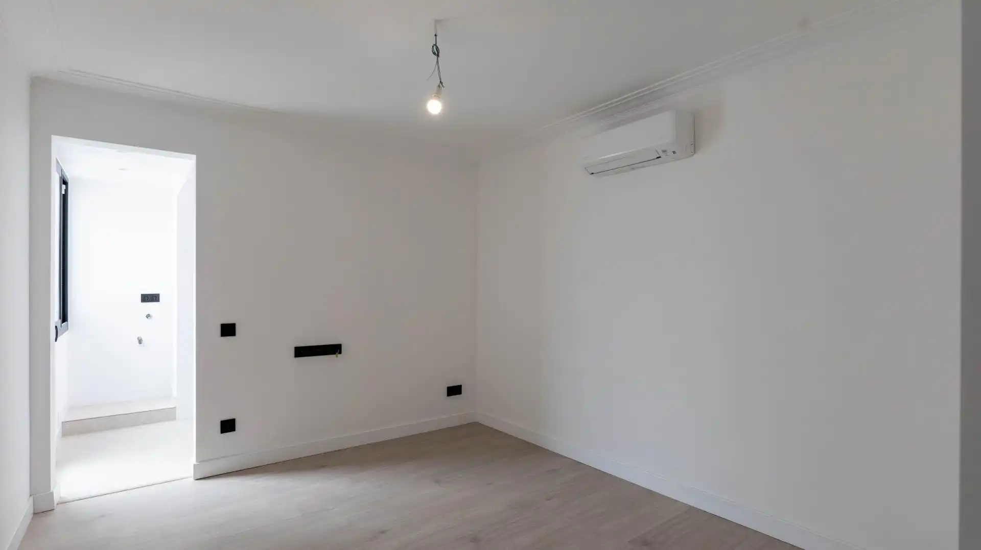 Piso en venta en L'Hospitalet de Llobregat con Calefacción, Parquet y Terraza