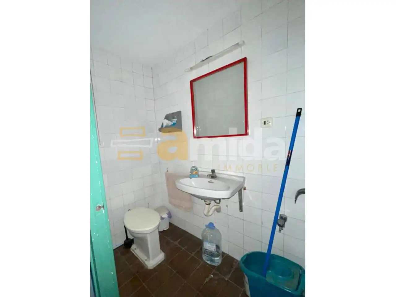 Badezimmer von Gebäude zum Verkauf in Sabadell