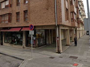 Locale commerciale in affitto a Durango
