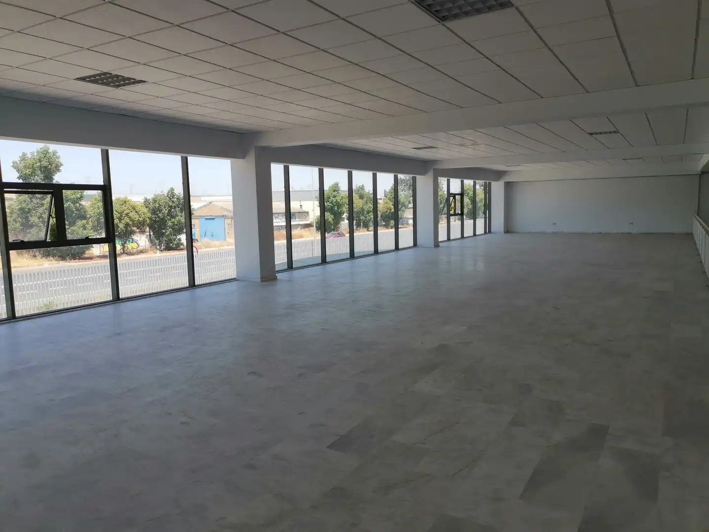 Nave industrielle avec ascenseur à louer à Carretera a-8078, imagen 2