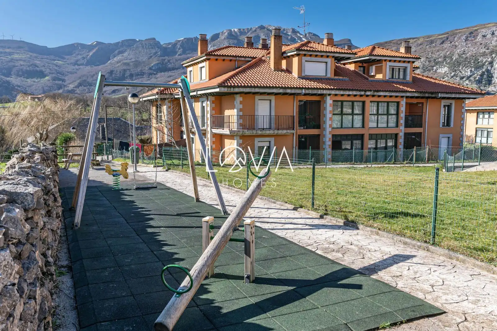 Vista exterior de Piso en venta en Soba con Trastero