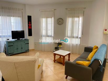 Sala d'estar de Apartament en venda en Oliva amb Aire condicionat