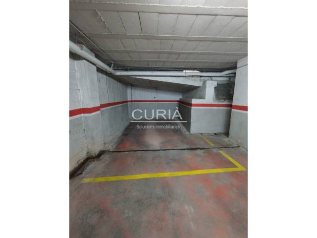 Garaje en Alquiler en Avenida Sant Ruf en Príncep de Viana - Clot -Xalets Humbert Torres