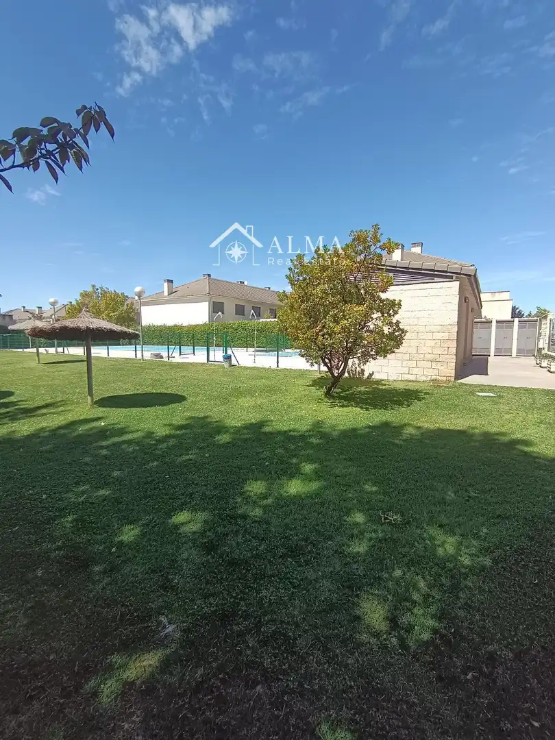 Terraced house with pool for sale in La Montaña - El Cortijo, imagen 5