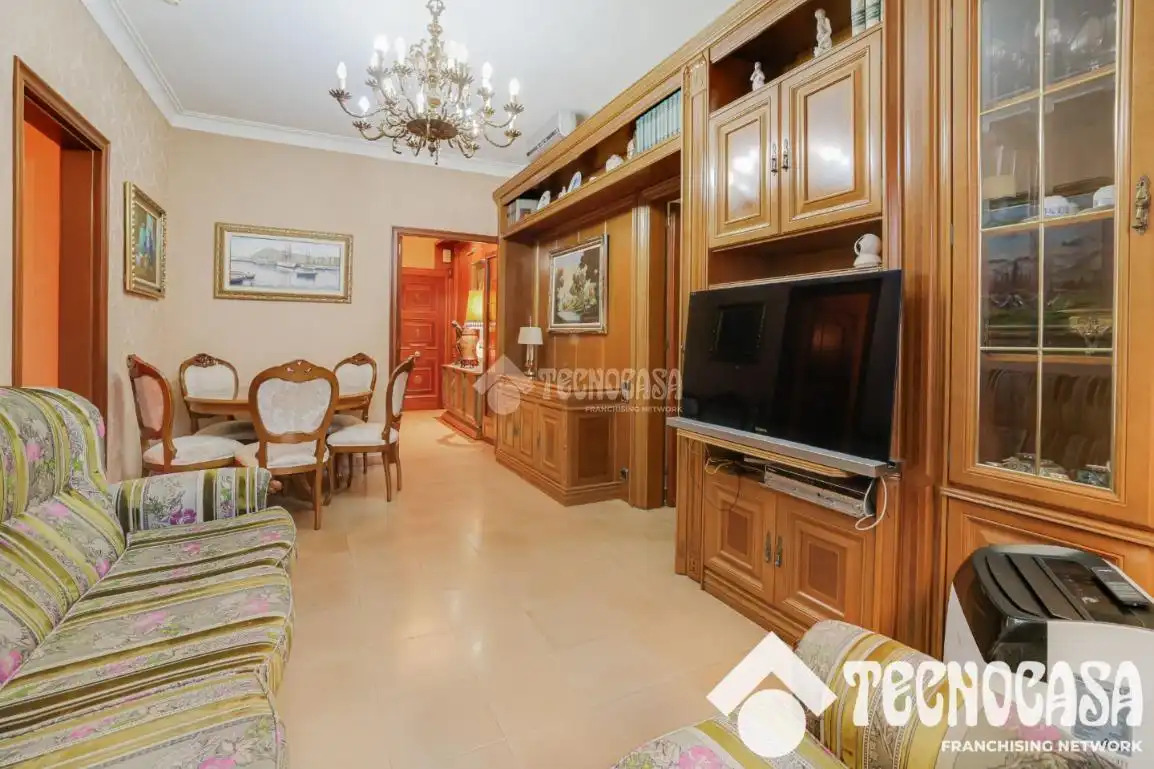 Sala de estar de Piso en venta en Barcelona con Calefacción y Balcón