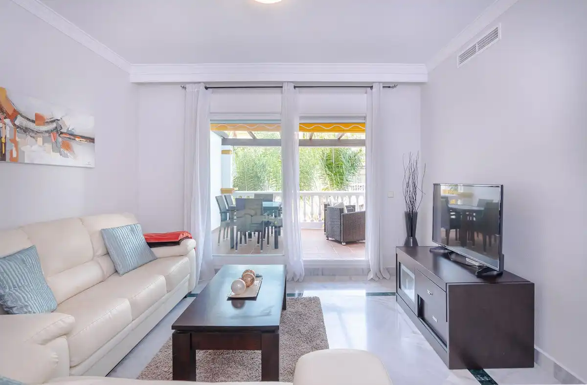 Apartament amb terrassa en venda a Nueva Andalucía, imagen 2