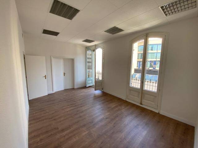 Oficina en Alquiler en Calle de Pelai en El Raval