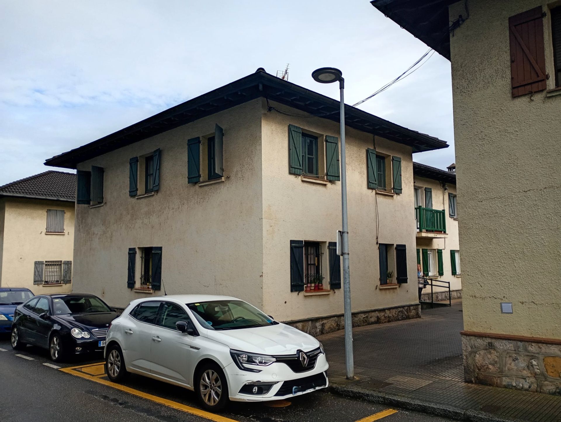 Vista exterior de Pis en venda en Avilés amb Moblat