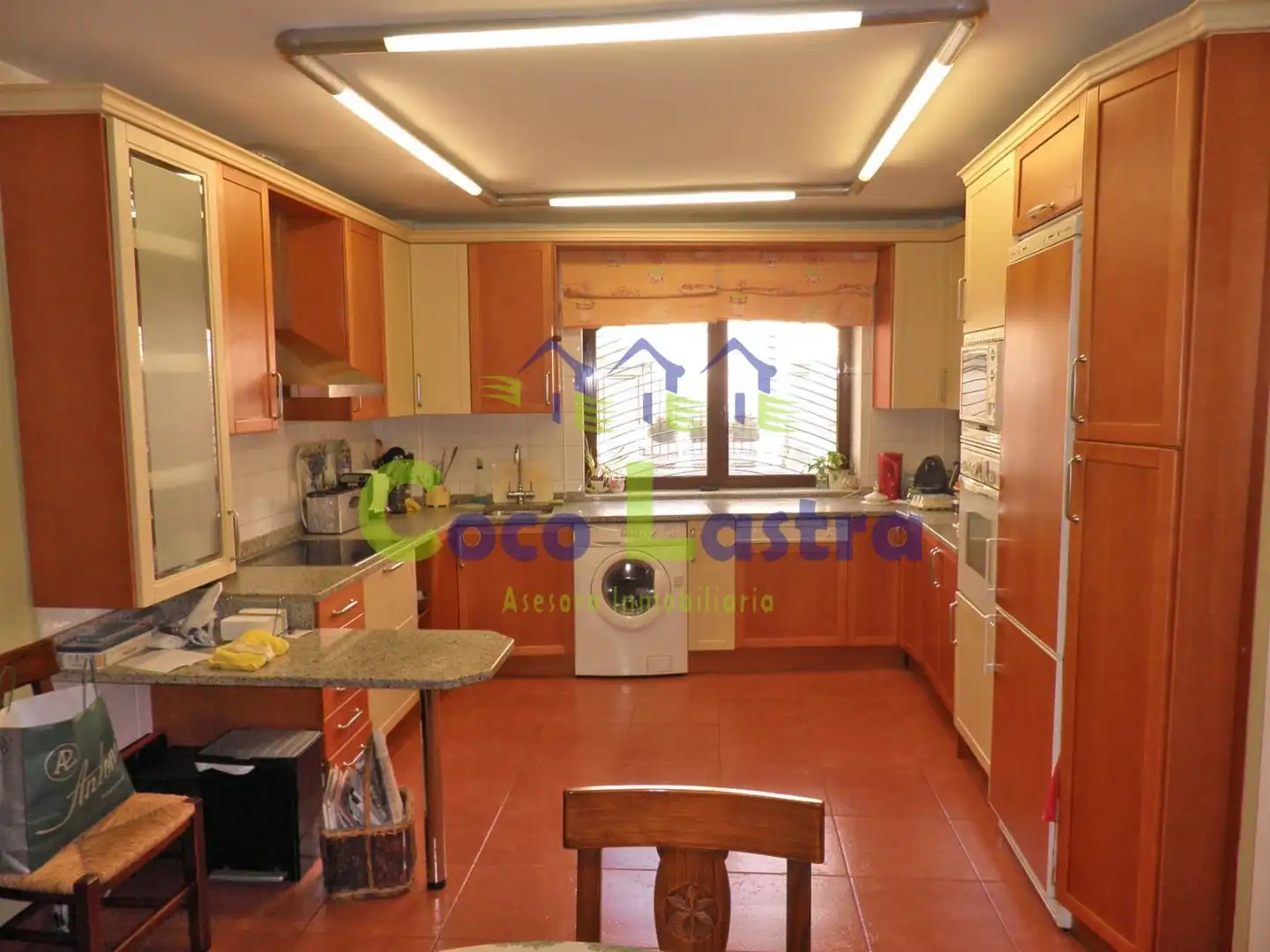 Cuina de Casa adosada en venda en Salamanca amb Calefacció, Terrassa i Traster