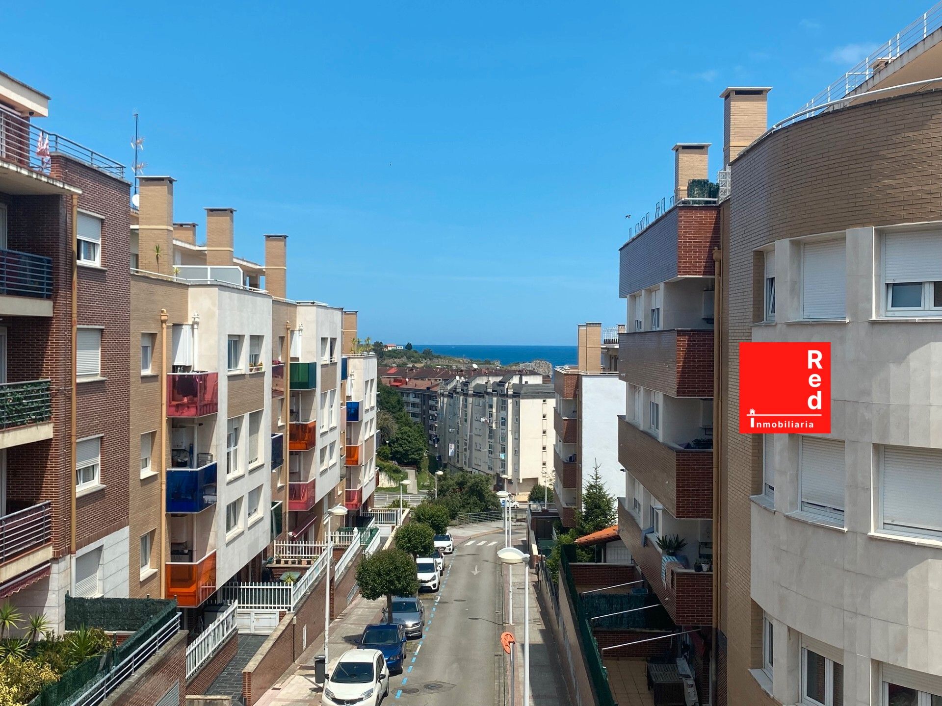 Vista exterior de Pis en venda en Castro-Urdiales amb Calefacció, Traster i Moblat