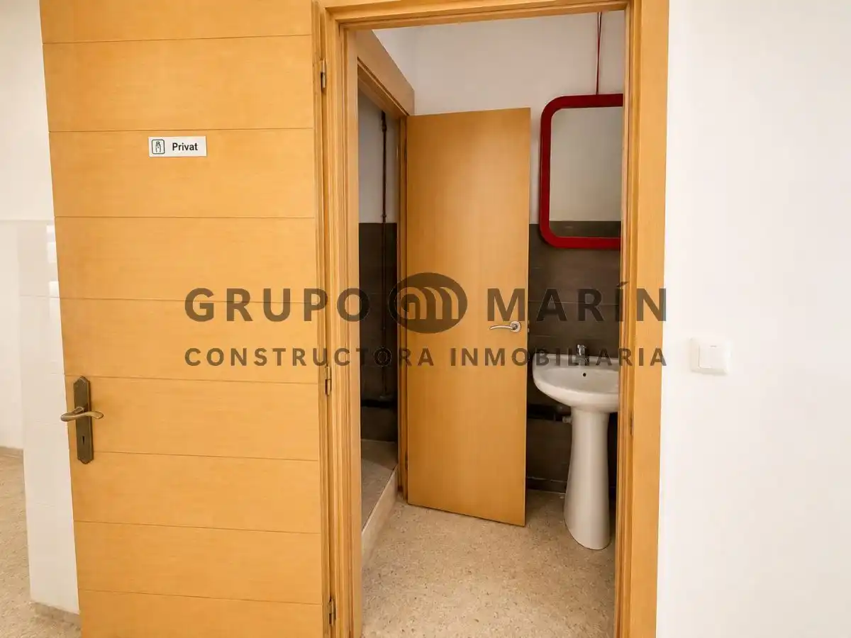 Locale commerciale in vendita a Josep Trueta, imagen 14