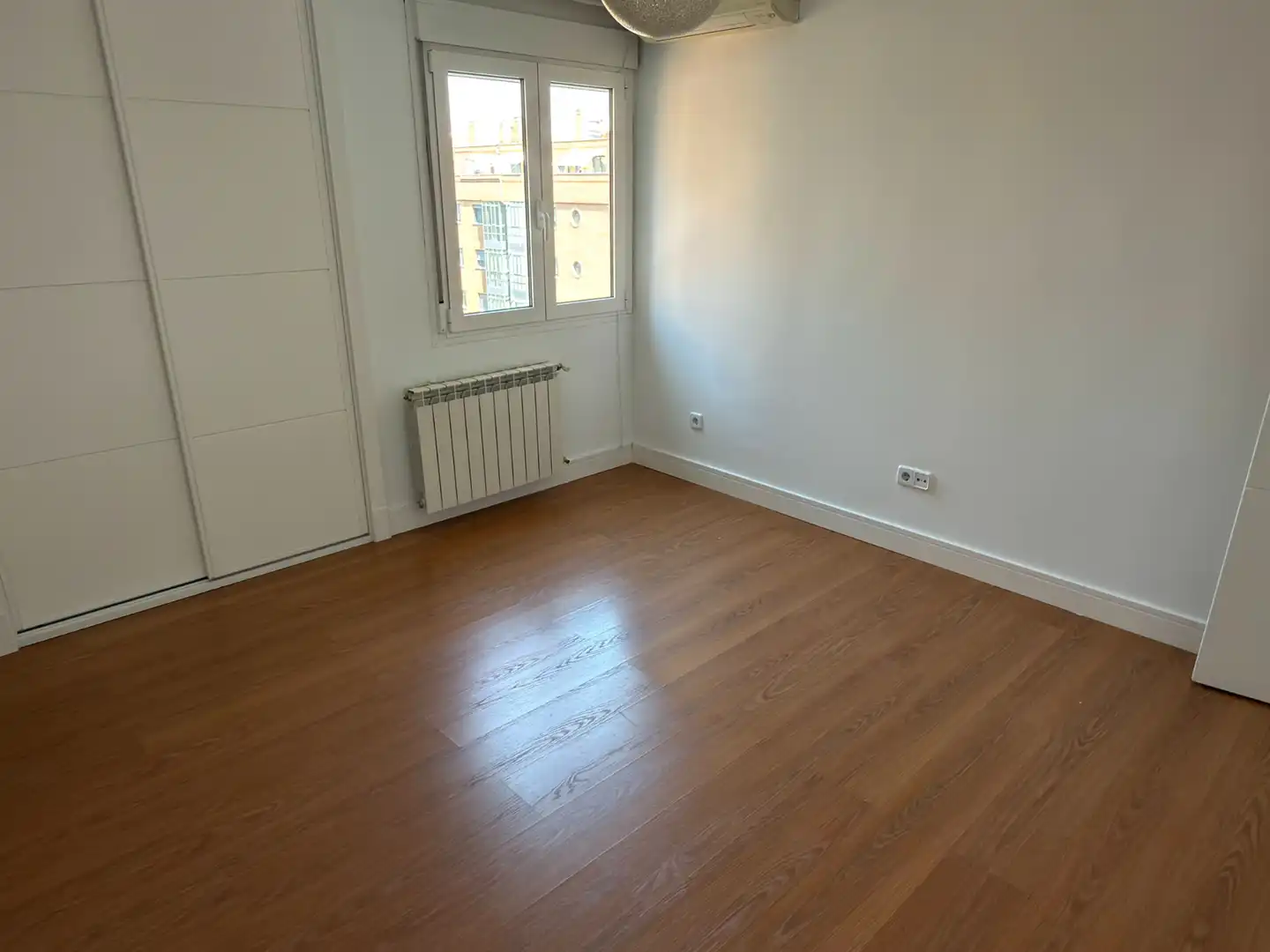 Bedroom of Flat for rent in Madrid  with Air Conditioner, Heating and Parquet flooring