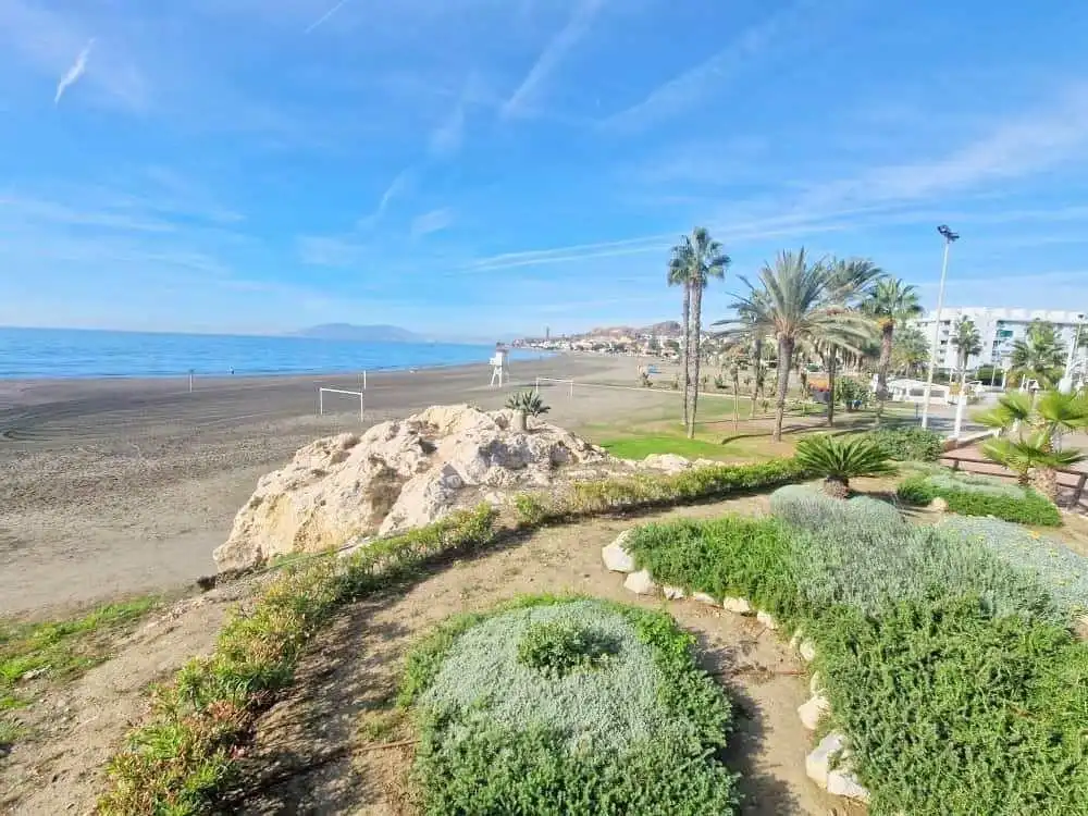 Außenansicht von Wohnung zum Verkauf in Rincón de la Victoria mit Klimaanlage, Heizung und Terrasse