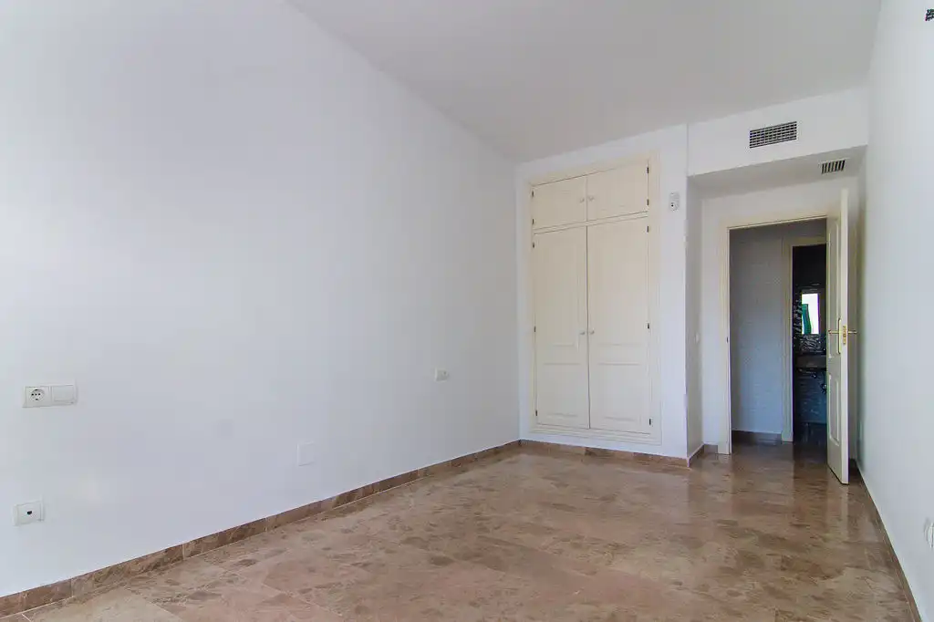 Bedroom of Flat for sale in San Pedro de Alcántara