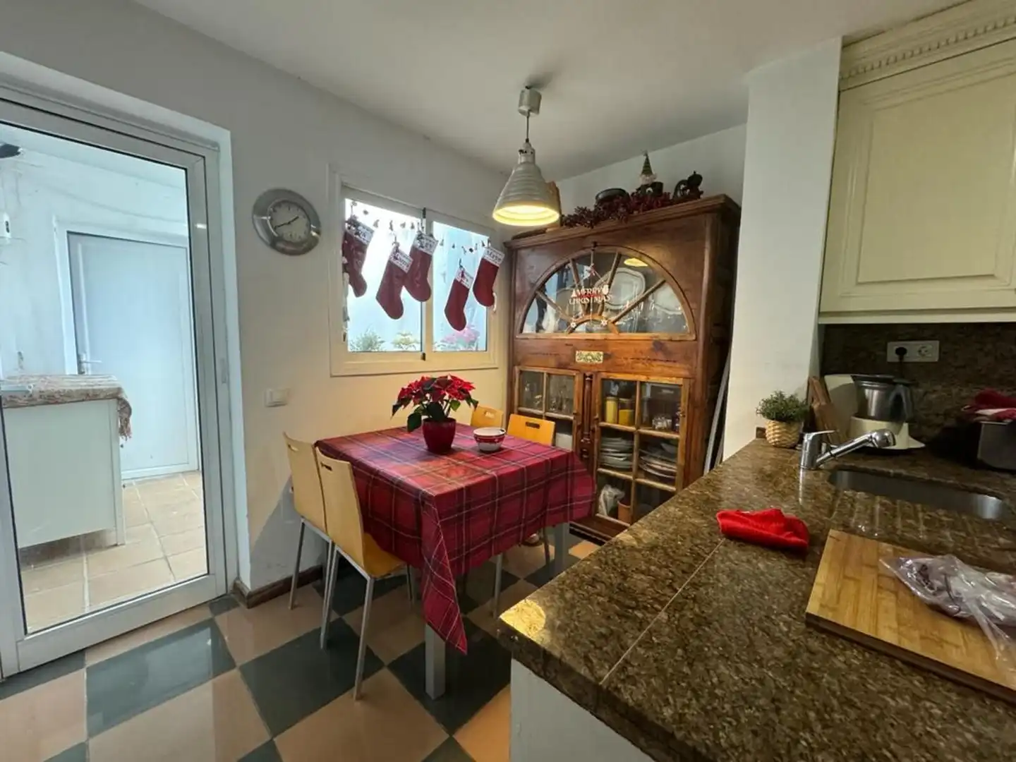 Cuina de Casa o xalet de lloguer en Benahavís amb Aire condicionat, Terrassa i Moblat
