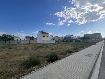 Terreny residencial en venda a Avinguda de la Generalitat