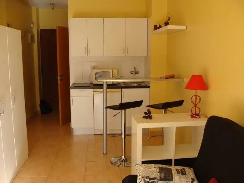 Cocina de Estudio en venta en Torremolinos con Aire acondicionado y Piscina comunitaria