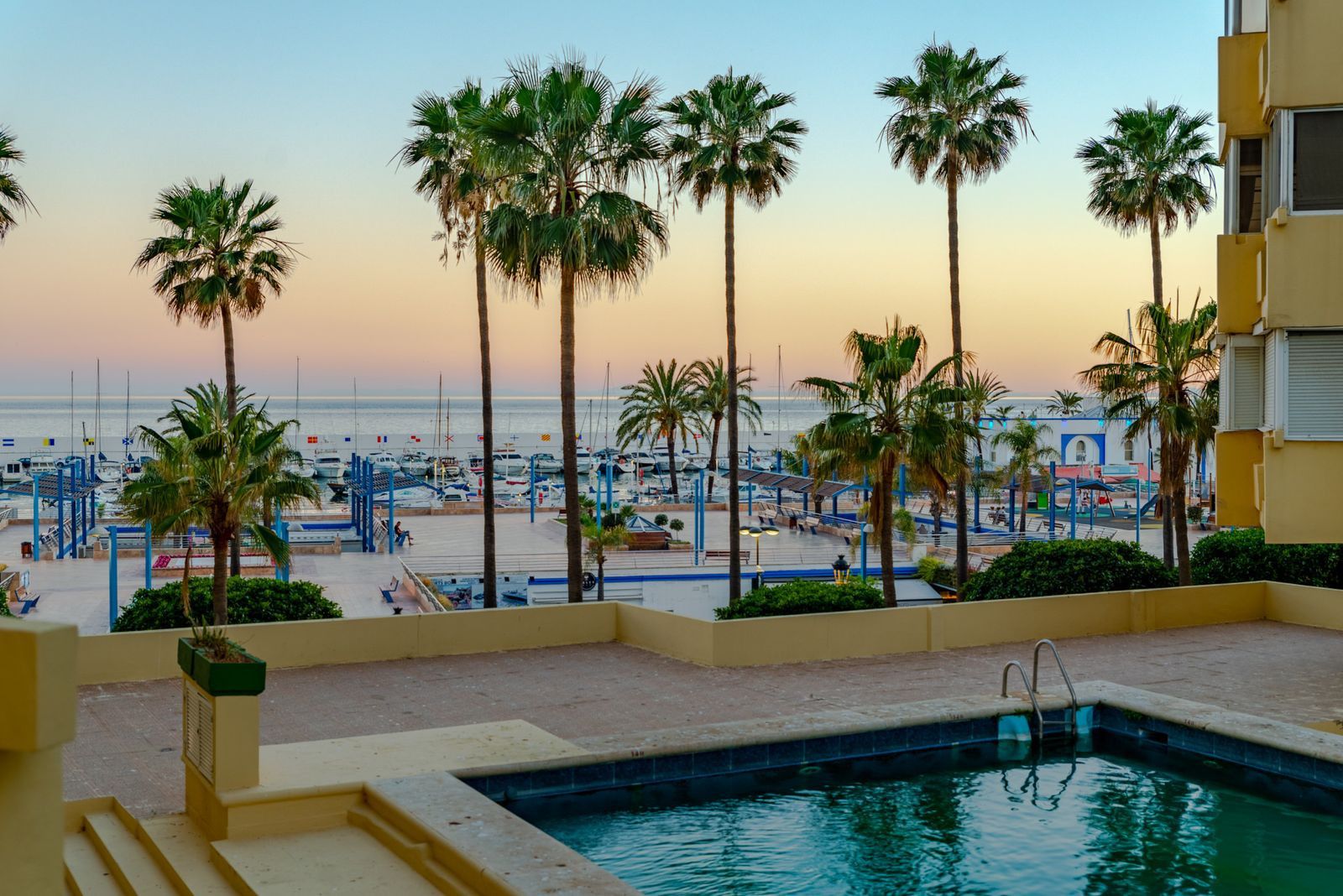 Piscina de Estudi en venda en Marbella amb Aire condicionat, Piscina i Moblat