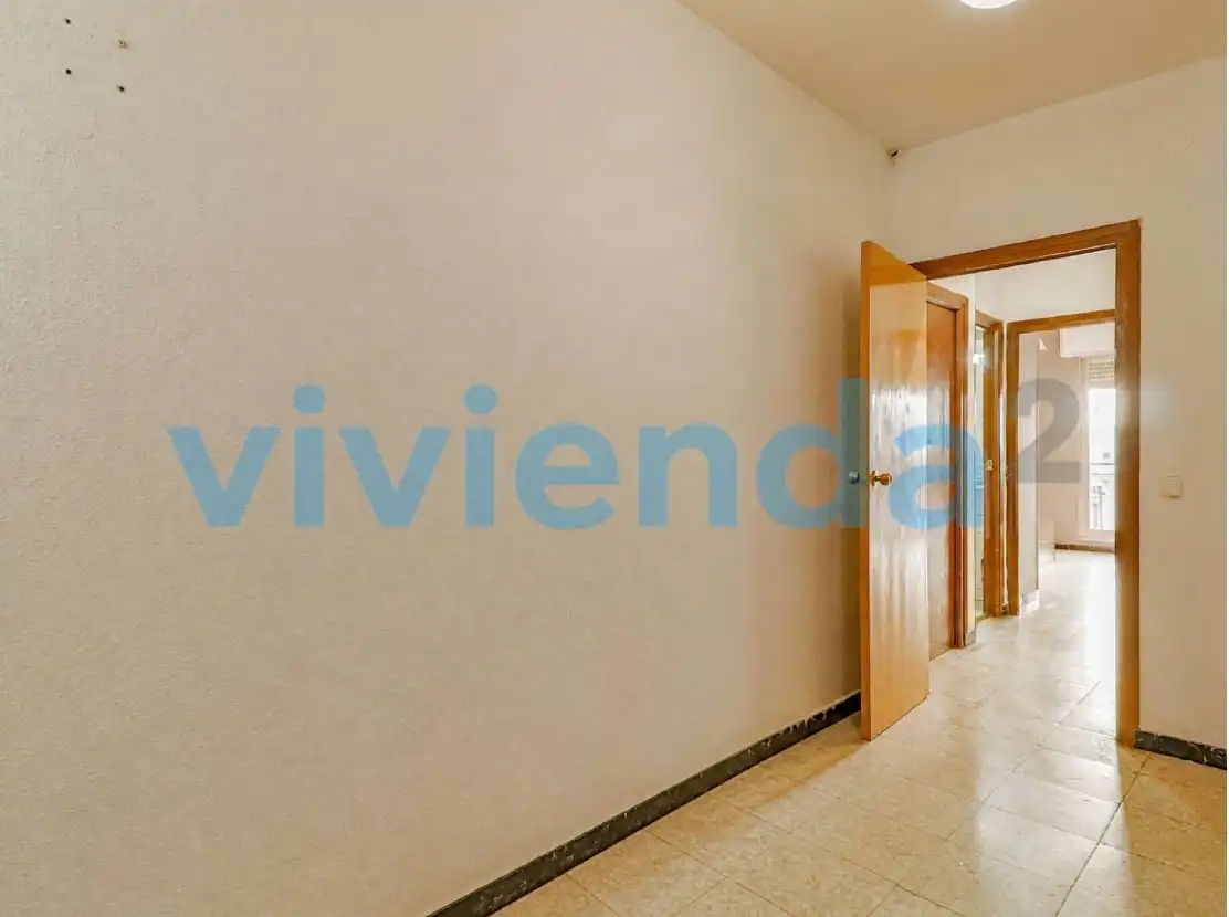 Piso en venta en Madrid con Calefacción, Terraza y Balcón
