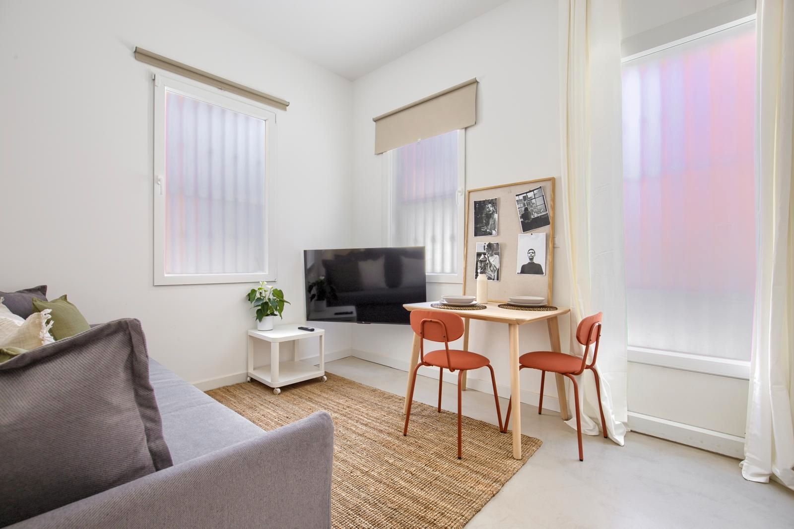 Living room of Flat for sale in  Madrid Capital  with Air Conditioner, Heating and Furnished