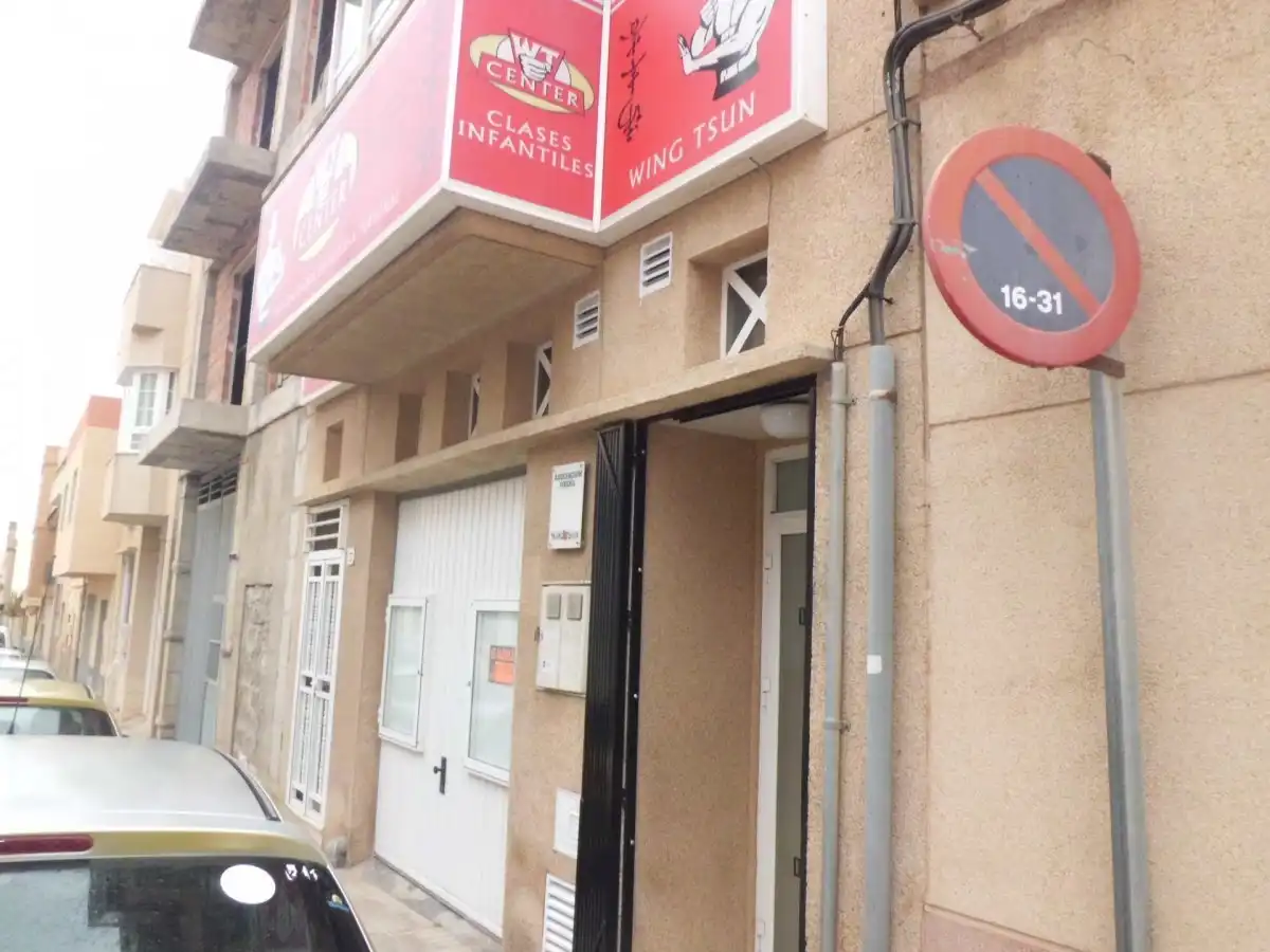 Local comercial en venda a El Ejido Ciudad