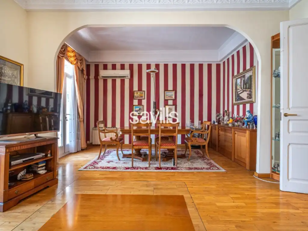 Menjador de Apartament en venda en Barcelona amb Aire condicionat, Terrassa i Balcó