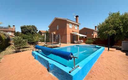 Piscina de Casa o xalet en venda en Pioz amb Piscina