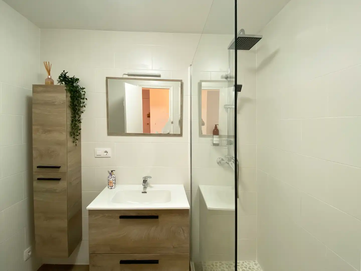 Badezimmer von Wohnung zum Verkauf in Begur mit Heizung, Terrasse und Möbliert