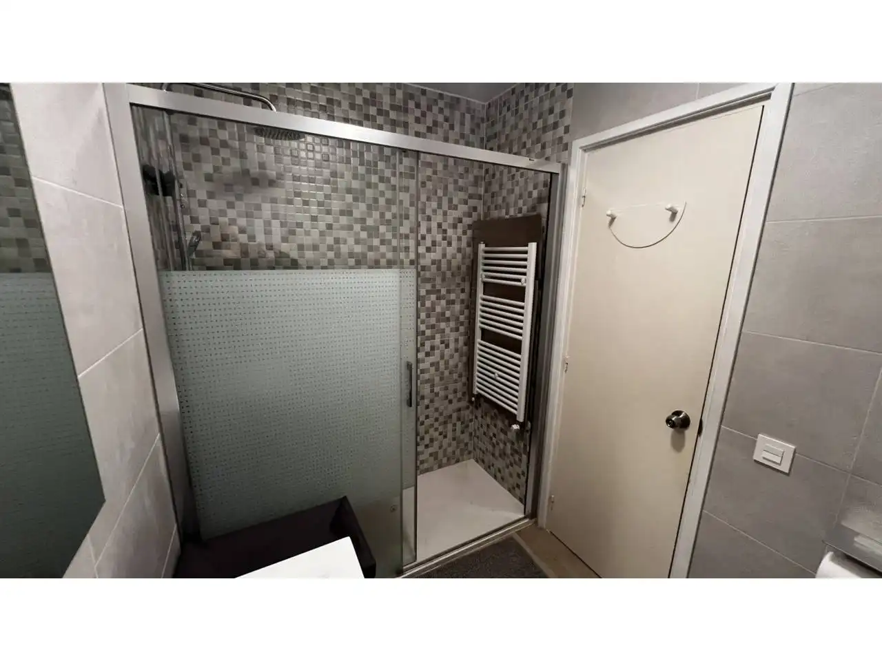 Baño de Piso en venta en Espinosa de los Monteros con Calefacción, Terraza y Amueblado