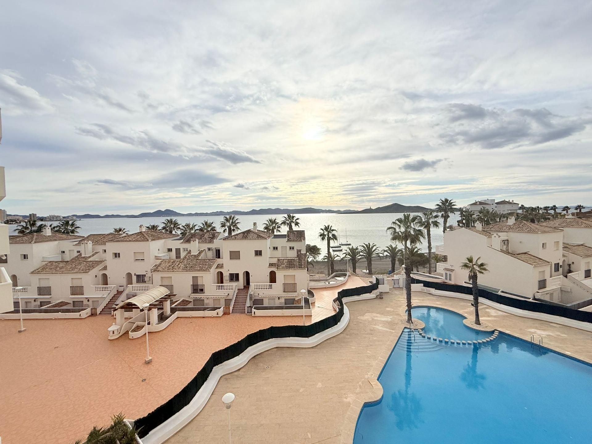 Exterior view of Apartment for sale in La Manga del Mar Menor  with Terrace, Furnished and Community pool