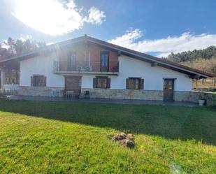Vista exterior de Casa o xalet en venda en Larrabetzu amb Aire condicionat, Calefacció i Jardí privat