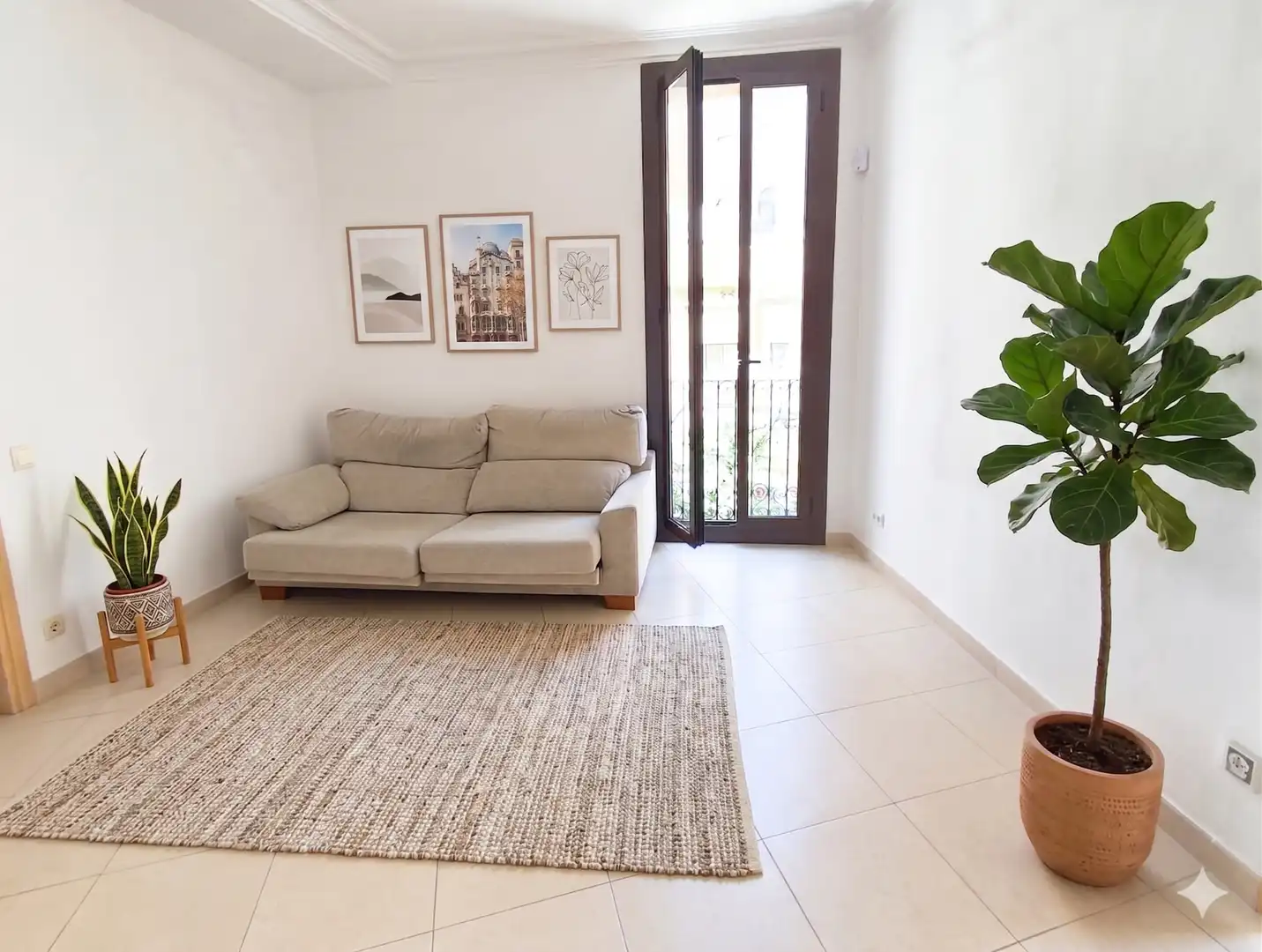 Living room of Flat for sale in Barcelona  with Parquet flooring, Terrace and Balcony
