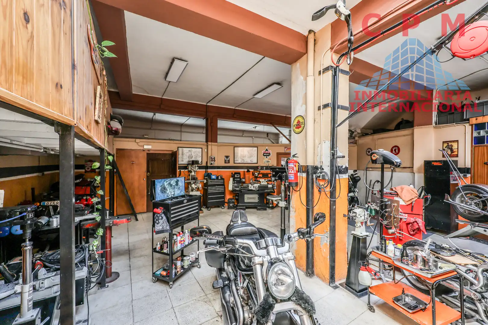 Nave industrial en venta en Tetuán