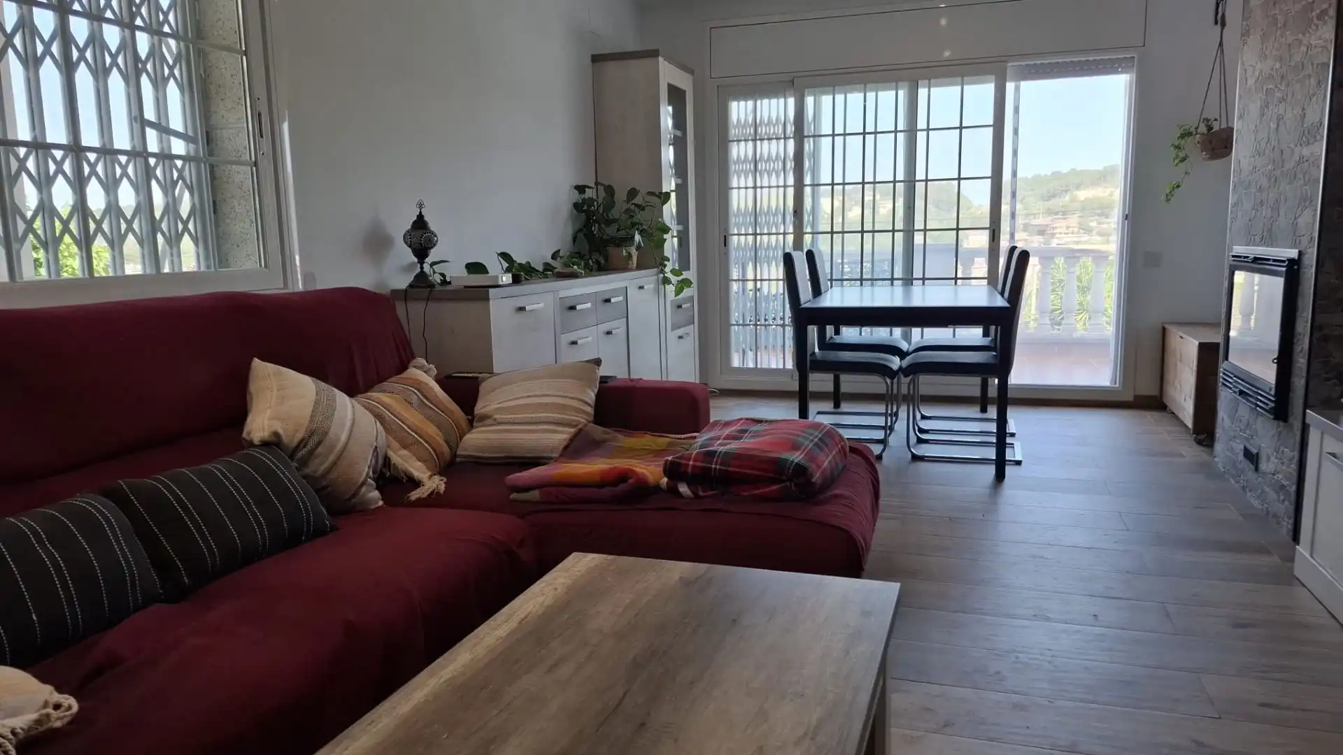 Sala de estar de Casa o chalet en venta en Vallirana con Aire acondicionado, Calefacción y Terraza