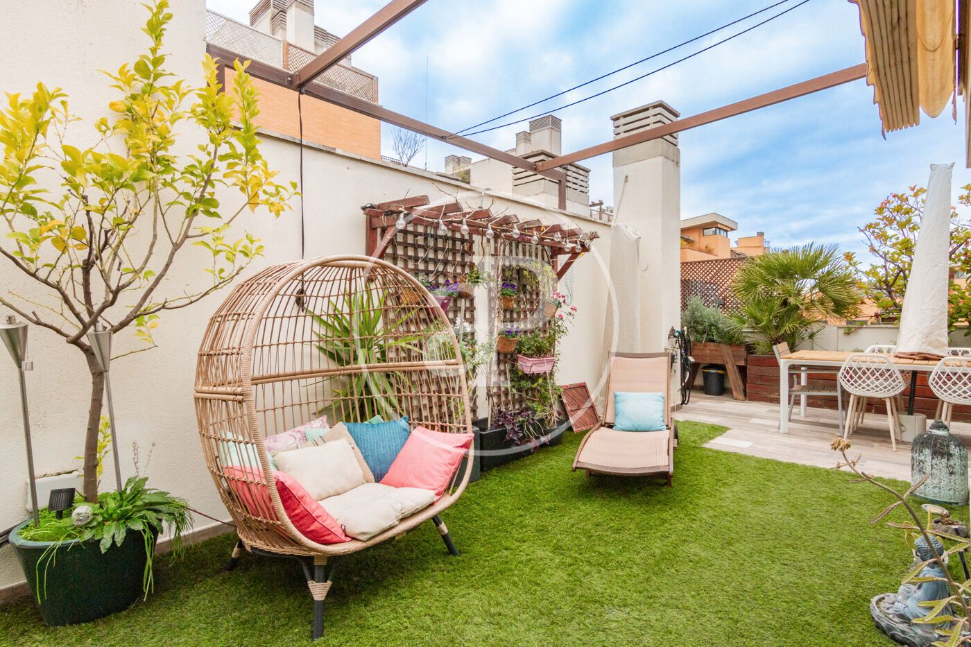 Terrace of Attic for sale in  Madrid Capital  with Air Conditioner, Heating and Private garden