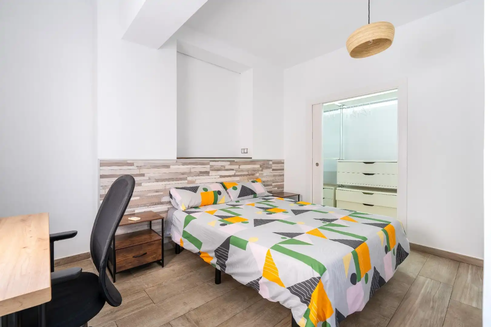 Habitación de Piso de alquiler en Almería con Aire acondicionado, Terraza y Amueblado