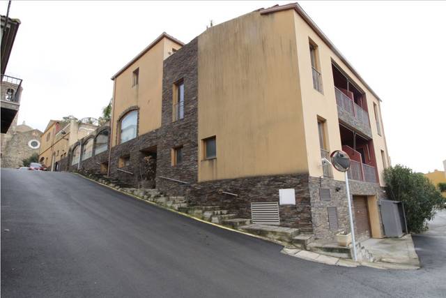 Edificio en Venta en Pz Esglessia                                      en Garriguella