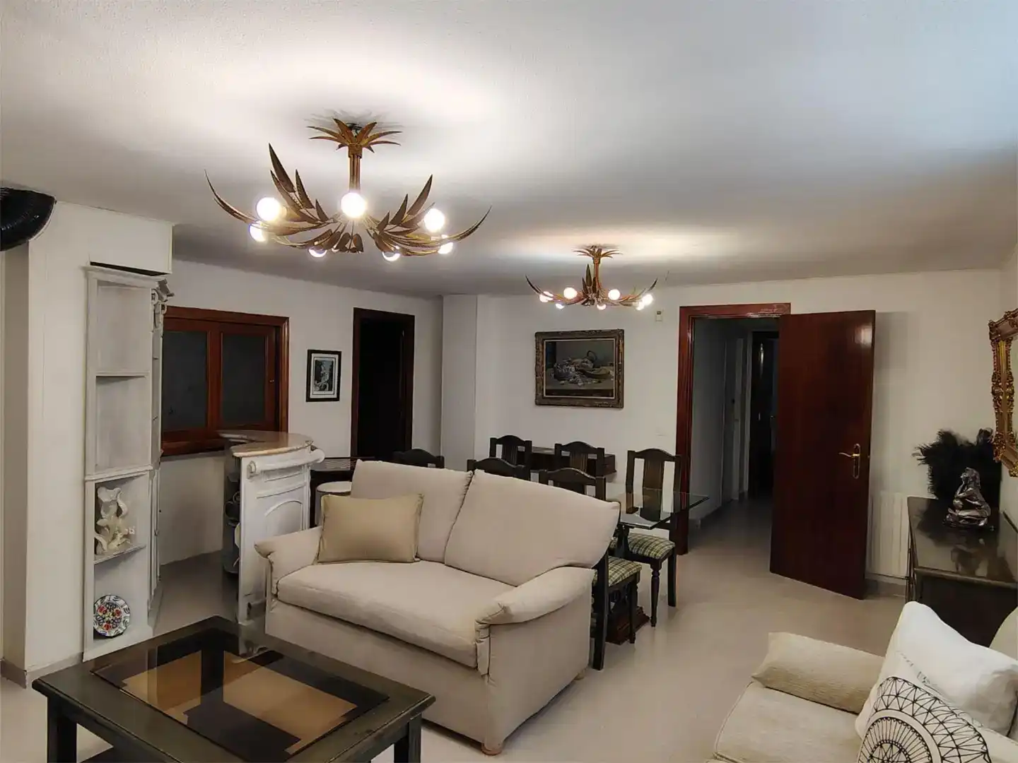 Sala d'estar de Casa o xalet en venda en Pozuelo de Alarcón amb Piscina