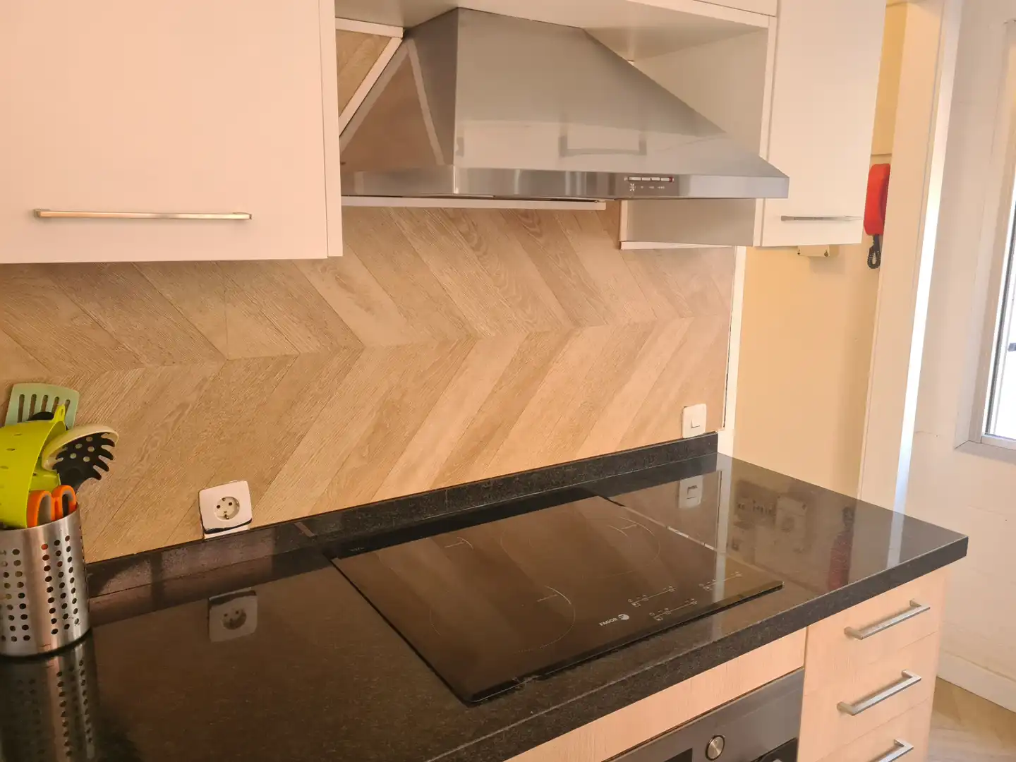 Kitchen of Flat for sale in Sevilla  with Air Conditioner, Storage room and Balcony