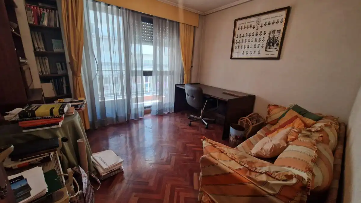Habitación de Piso en venta en León Capital  con Calefacción, Parquet y Terraza